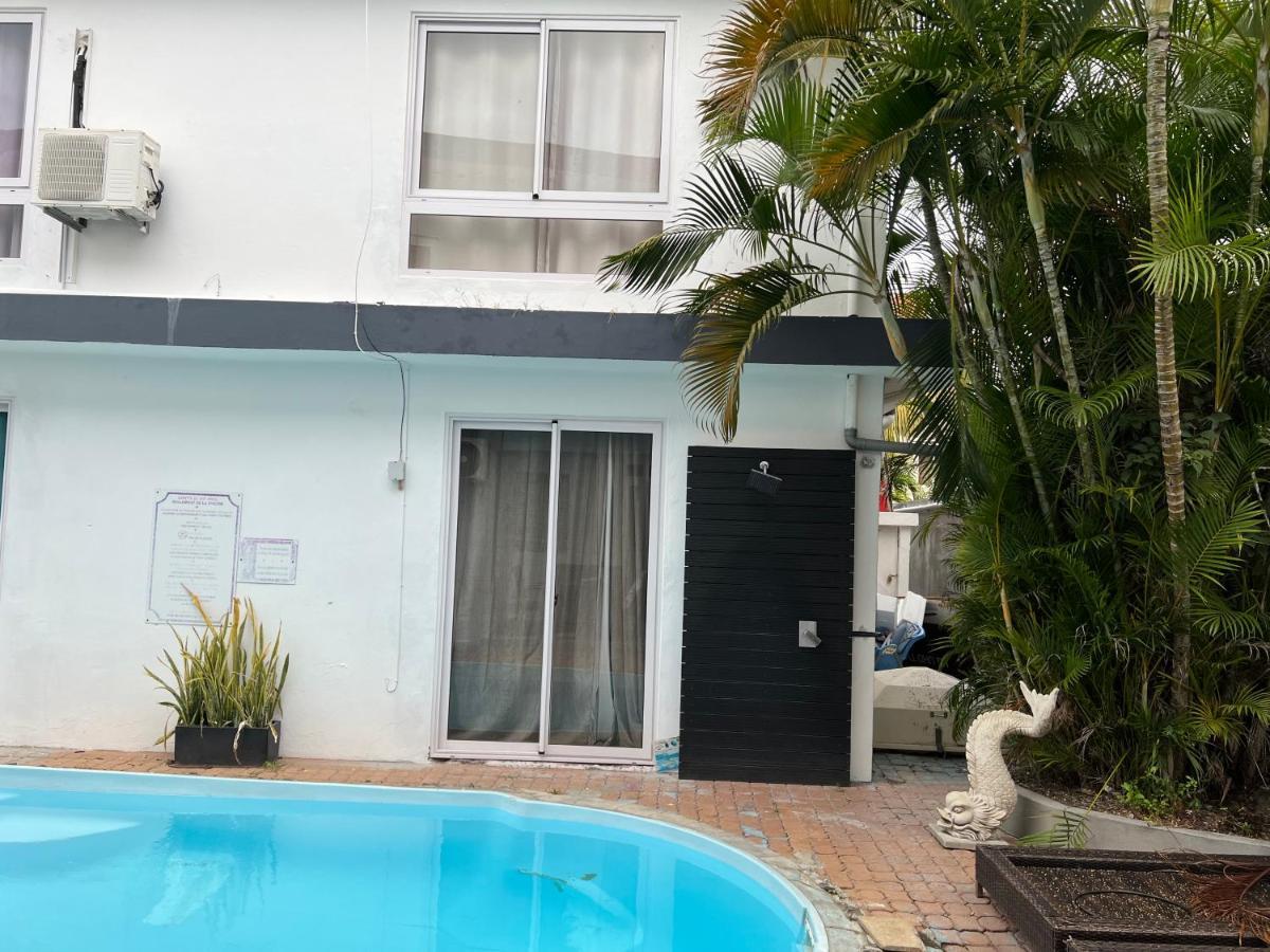 Oceanpride Complex Apartment Flic en Flac Ngoại thất bức ảnh