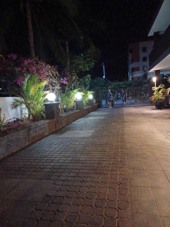 Oceanpride Complex Apartment Flic en Flac Ngoại thất bức ảnh