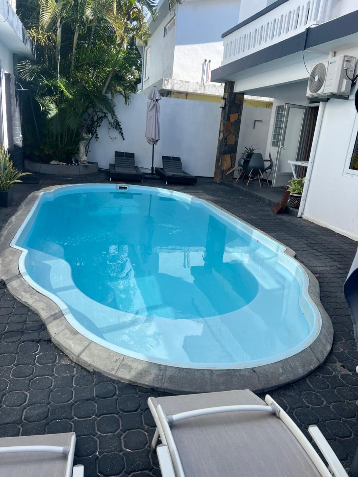 Oceanpride Complex Apartment Flic en Flac Ngoại thất bức ảnh