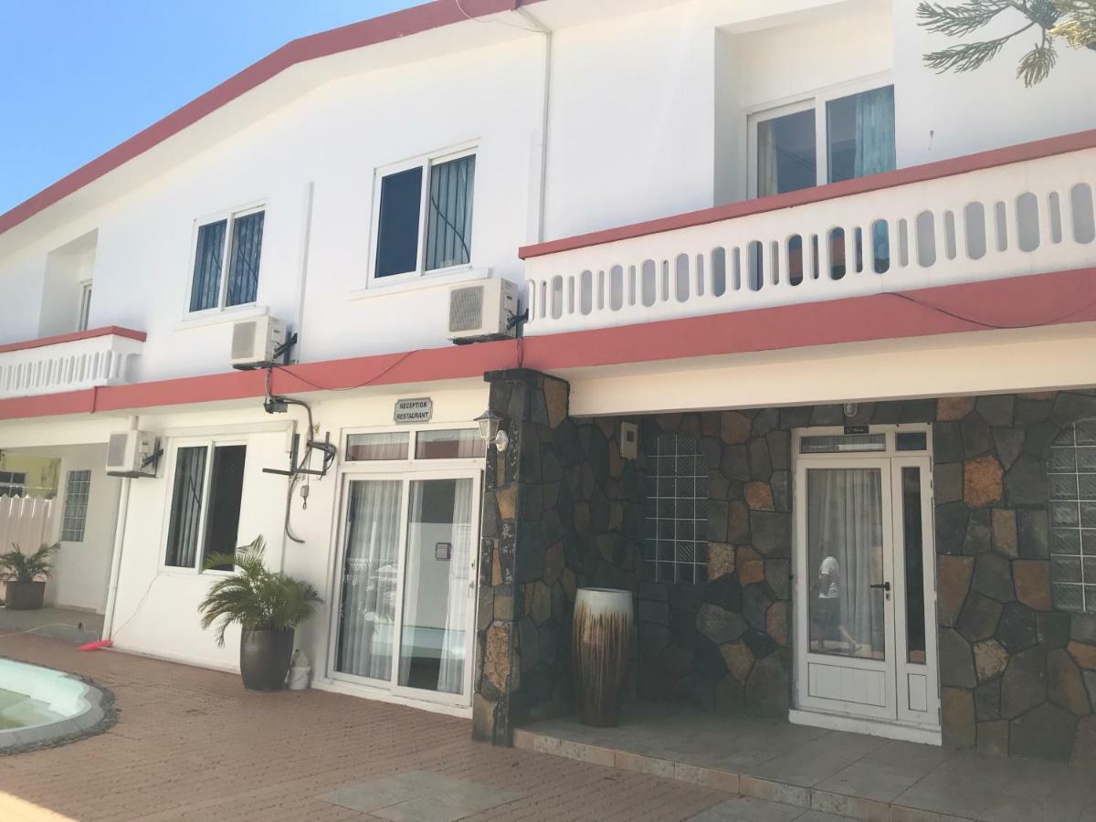 Oceanpride Complex Apartment Flic en Flac Ngoại thất bức ảnh